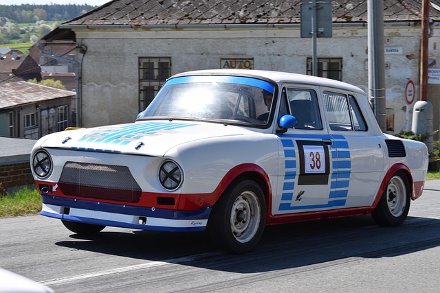 auto Škoda 100